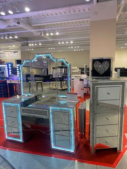 Mirrored Vanity Table with LED Tri-Fold Mirror