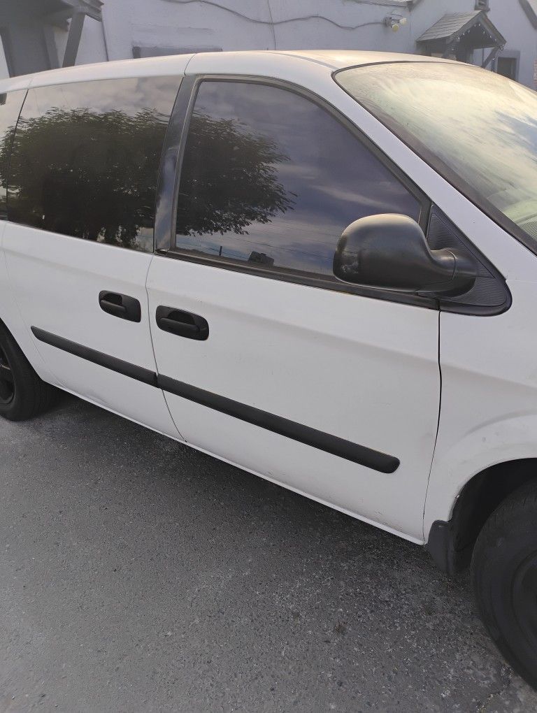 2005 Dodge Caravan
