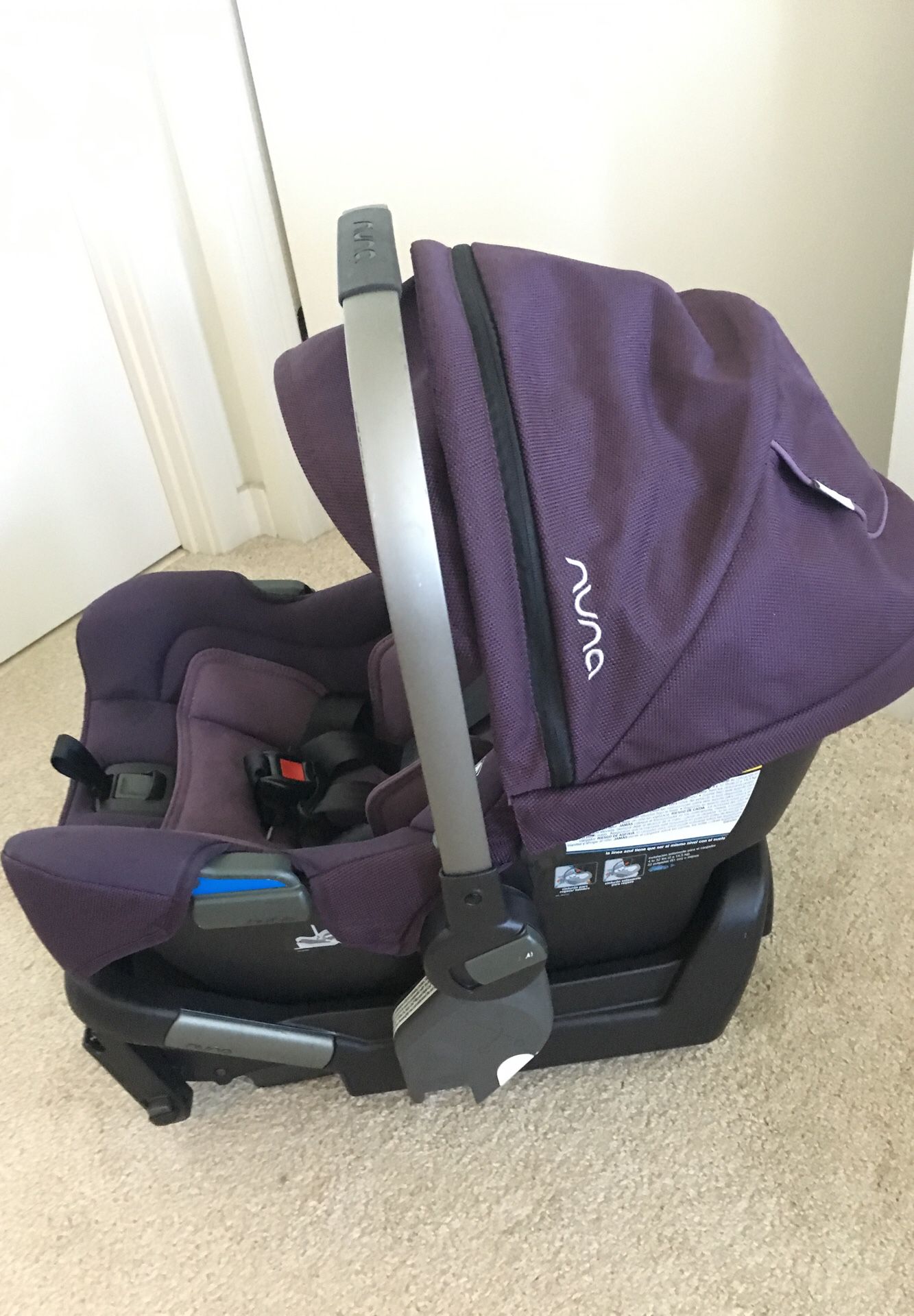 Nuna Pipa infant car seat