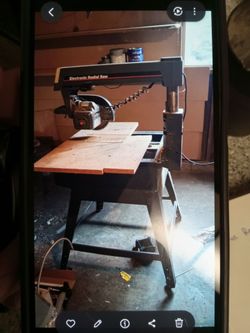 Electric radial saw