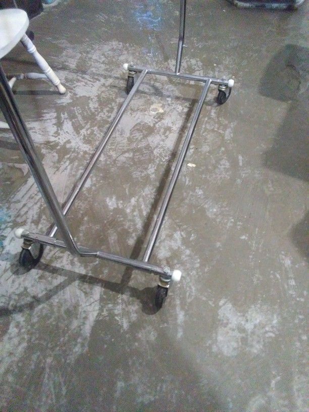 l Clothing Rack