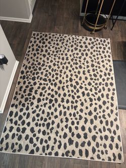Threshold 5 x 7 Leopard Black and White Cream Animal Print Rug (Like New)