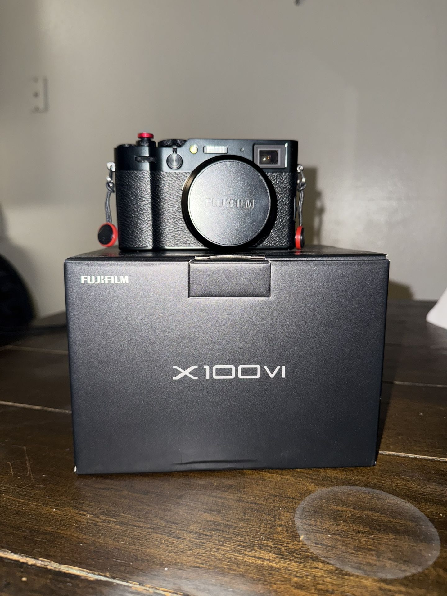 Fujifilm X100VI (Low shutter)