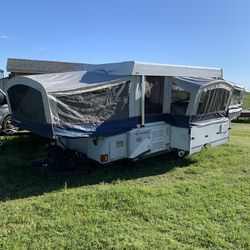 Fleetwood Bayside Pop-Up Camper