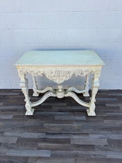 Vintage Ornate Carved Solid Wood Accent / Side Table