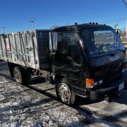 Muy Buena Condisione Corre Muy Bien Y Low Millas  Y De Motor Pelfeto Y Tramision Lo Estoy Bendiedo Me Mudo De Estado.