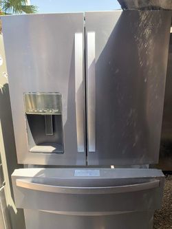3 DOOR WHIRLPOOL REGRIGERATOR