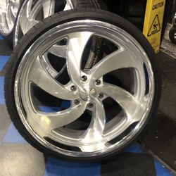 22 INCH US MAG DESPERADO.  WHEELS AND TIRES