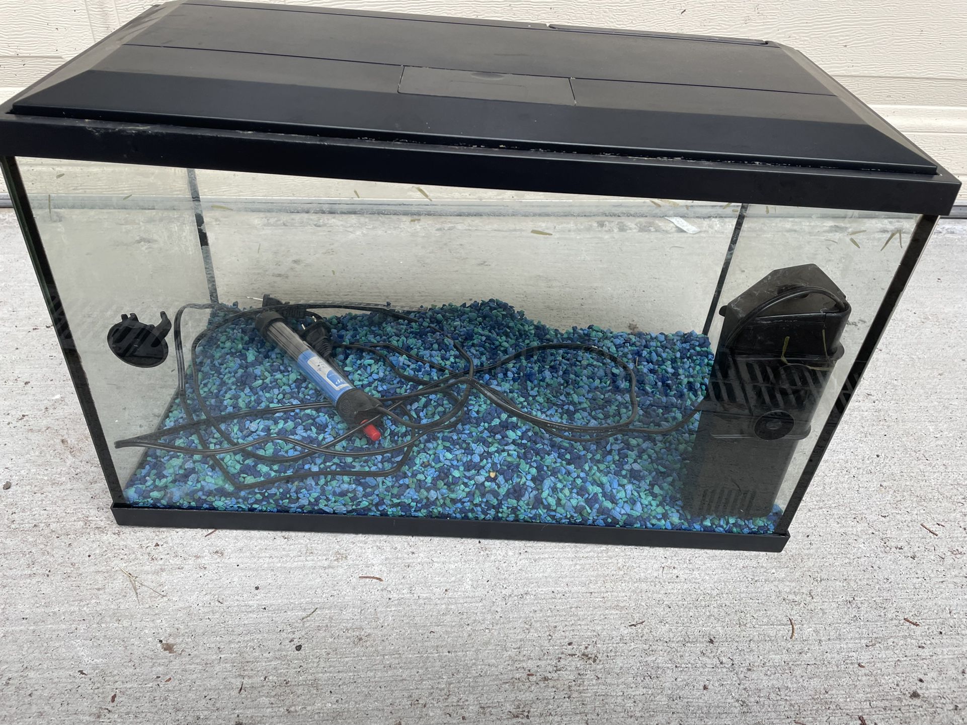 10 Gallon Fish Tank  / Aquarium + More
