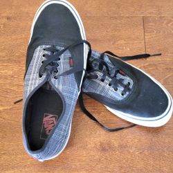 Vans Skate Off The Wall Black and White Plaid Shoes sz 10.5 Men’s or 12 Women’s. 
Never worn!