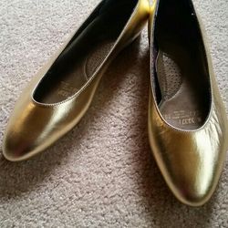 Beacon-Flex Gold Flats Leather Bottom Women's Shoes Size 7M