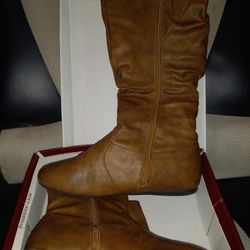 Women Boots Size 8.1/2