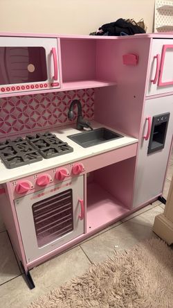 Girls play kitchen