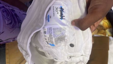 While Ksubis size 30 (minor stain)
