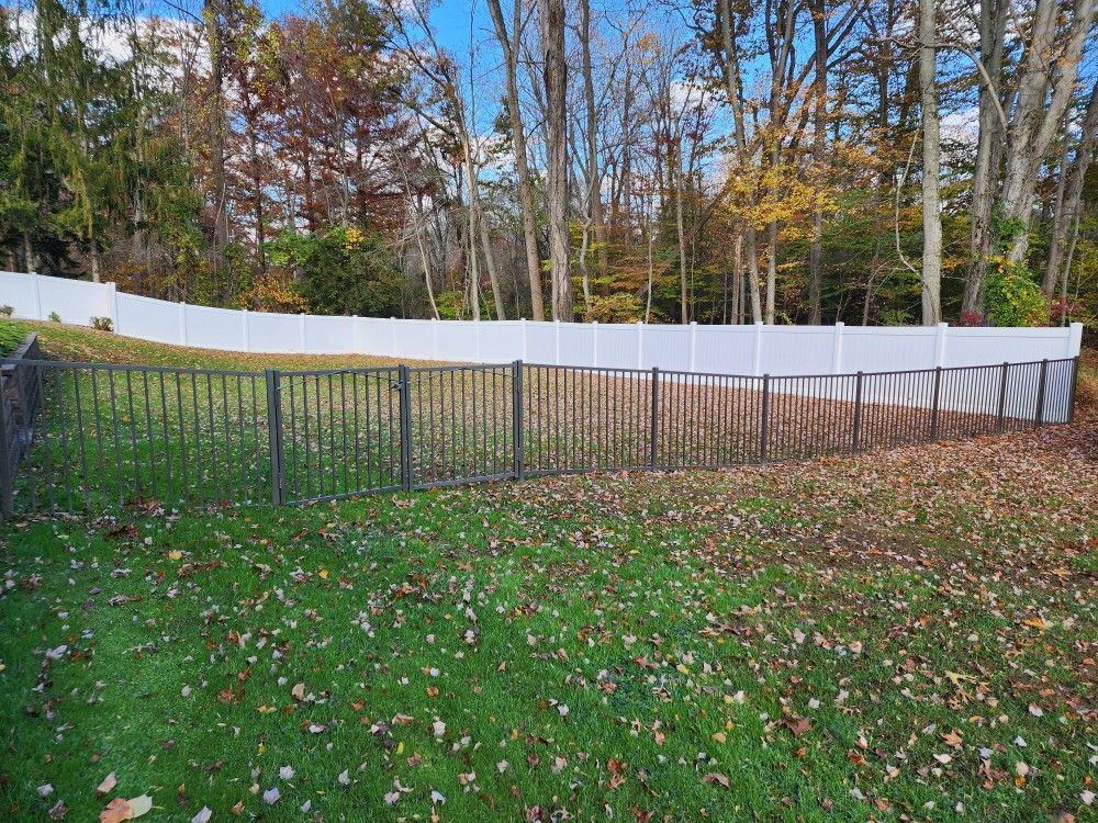 Jerrith bronze 4 ft. Aluminum fence 1 1/2 Years Old
