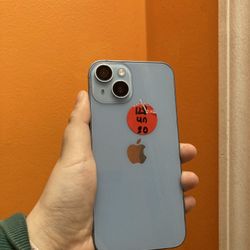 Factory Unlocked Iphone 14 128 gb comes with store warranty 