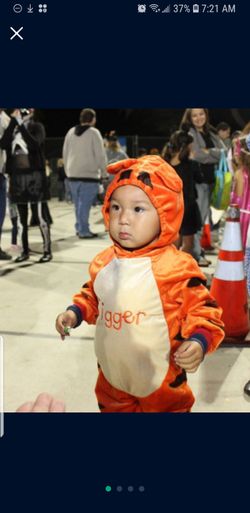 Disney tigger costume. 48 Months.