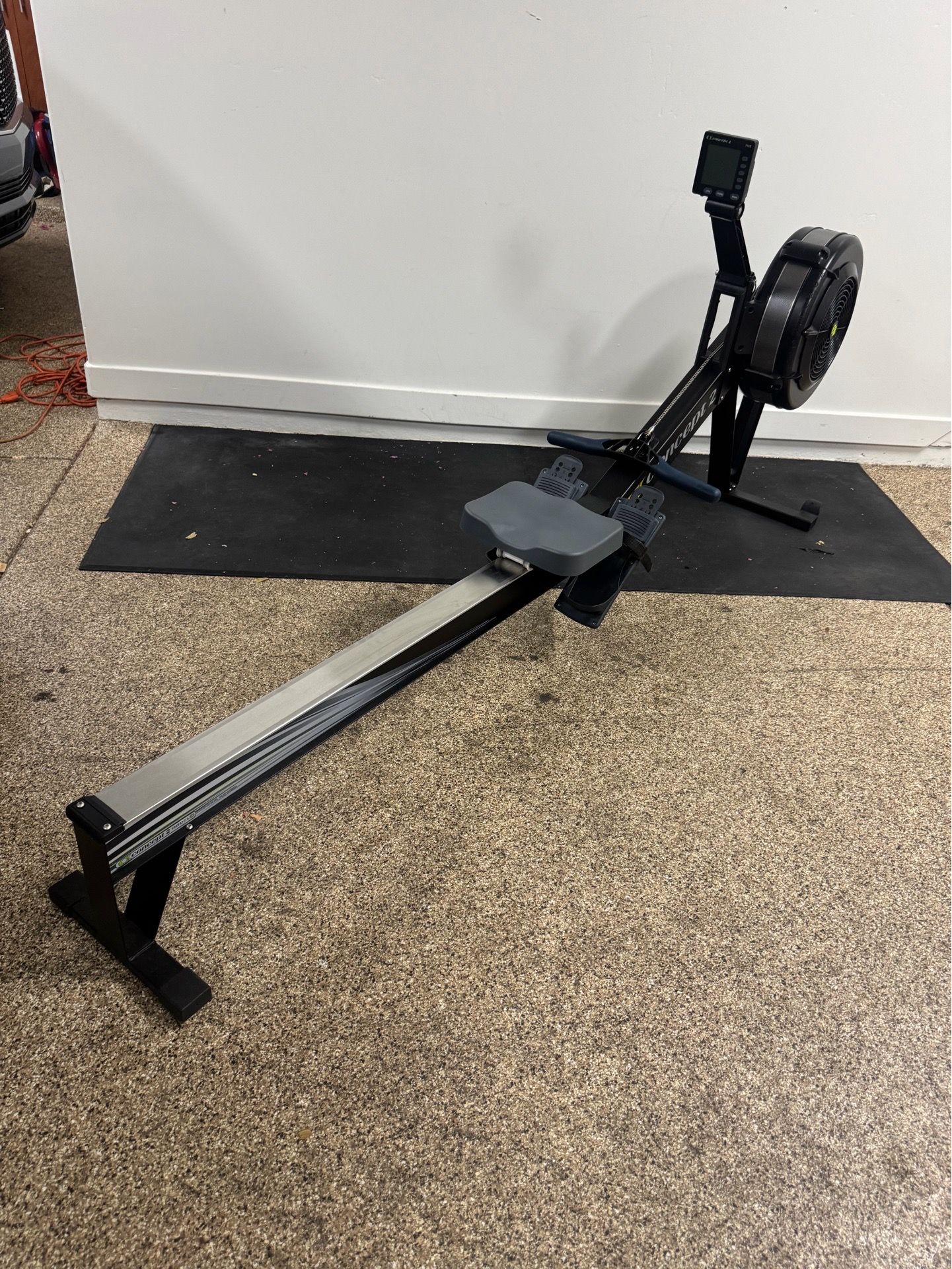 Concept 2 Row Rowing Machine w/ PM5 Monitor - Like New ! (Only 277k Lifetime Meters)