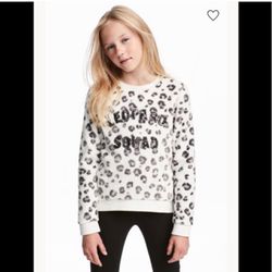 NWT✨ H&M Girls Print Fleece Sweater For Sale !!!