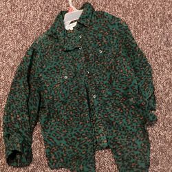 Tramp Green & Brown Leopard Print Button-Up Shirt – Size 1X – Bold Statement Top