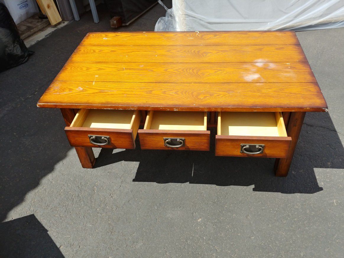 Solid wood coffee table with drawers