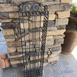 Black metal shelving/cd organizer 