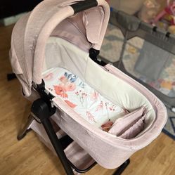 Nuna Bassinet With Stand Lytl Swiv