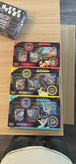 Pokemon Eeveelution VMAX boxes