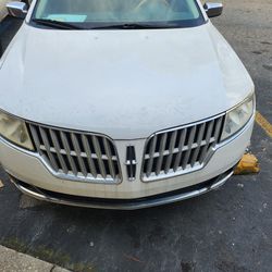 2012 Lincoln MKZ needs motor.
