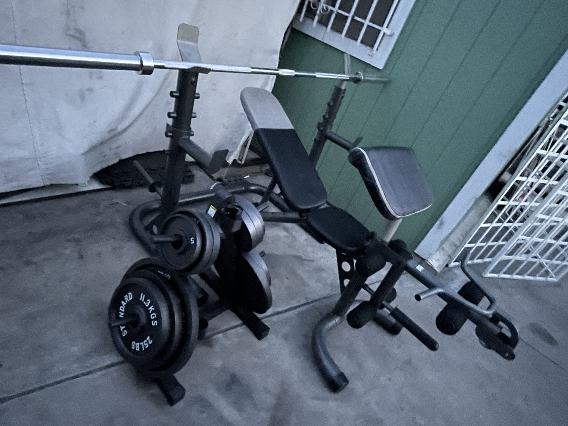 Gold’s Gym Bench press/ Weights/ Barbell for Sale in San Diego, CA