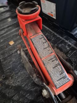 Red Hydraulic Floor Jack