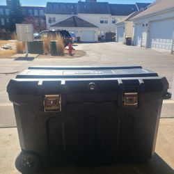 Stanley rolling tool box