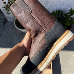 brand new work boots in box brand new size 9