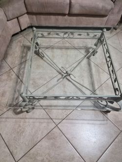 Cocktail table