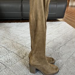 WOMENS ZIP UP BOOTS SIZE 7.5 • LIKE NEW 