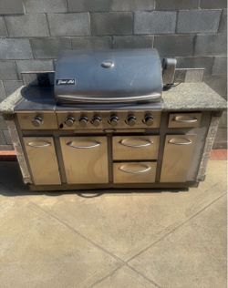 Premium Stainless Steel Outdoor Kitchen Gas Grill Island with Rotisserie – Built-In Style BBQ Station Up for sale is a solid, high-quality stainless s