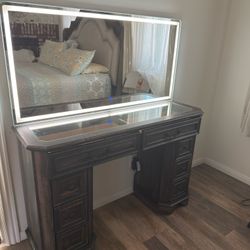 Makeup Vanity Desk 