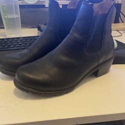 Blundstone Chelsea Boots Women Size 8.5
