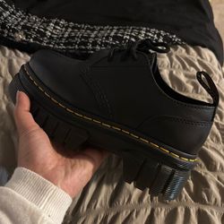 Dr Martins Size 5 Women 