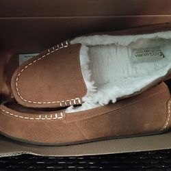 Women's Slippers Size 10