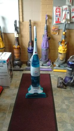 Hoover FloorMate hardwood floor cleaner used