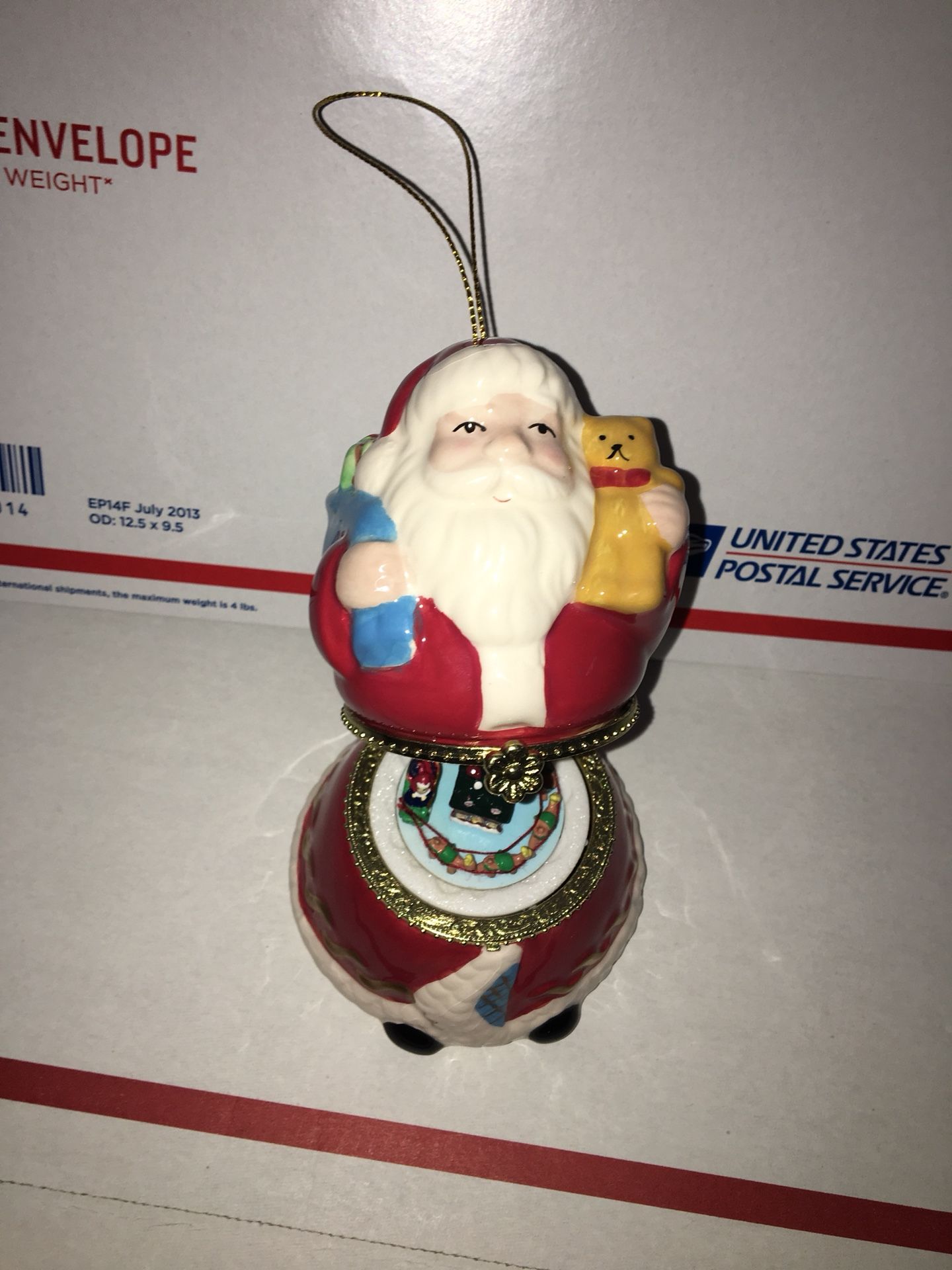Mr. Christmas Santa Claus music box Ornament rotating sleigh