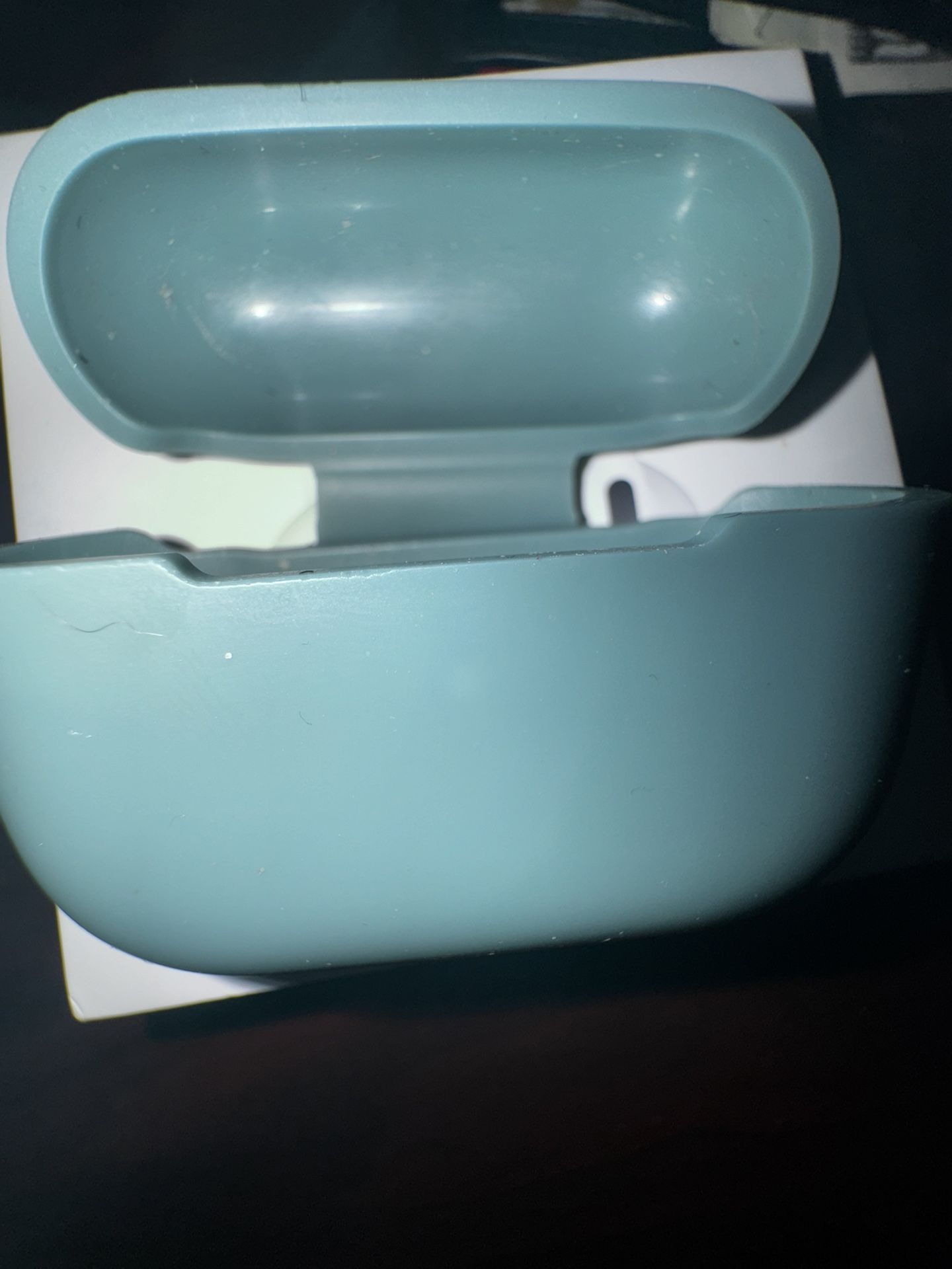 Like New AirPod Pros Gen 2 Audio & Speakers