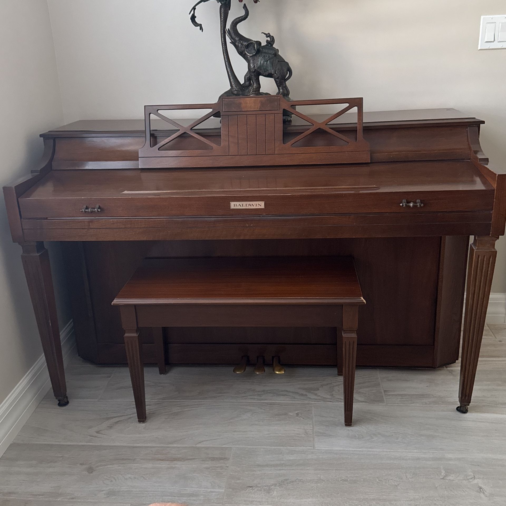Baldwin piano