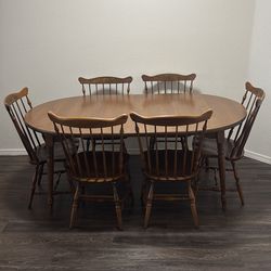 Hitchcock dining Room Table With Six Chairs. Wood ESTATE SALE