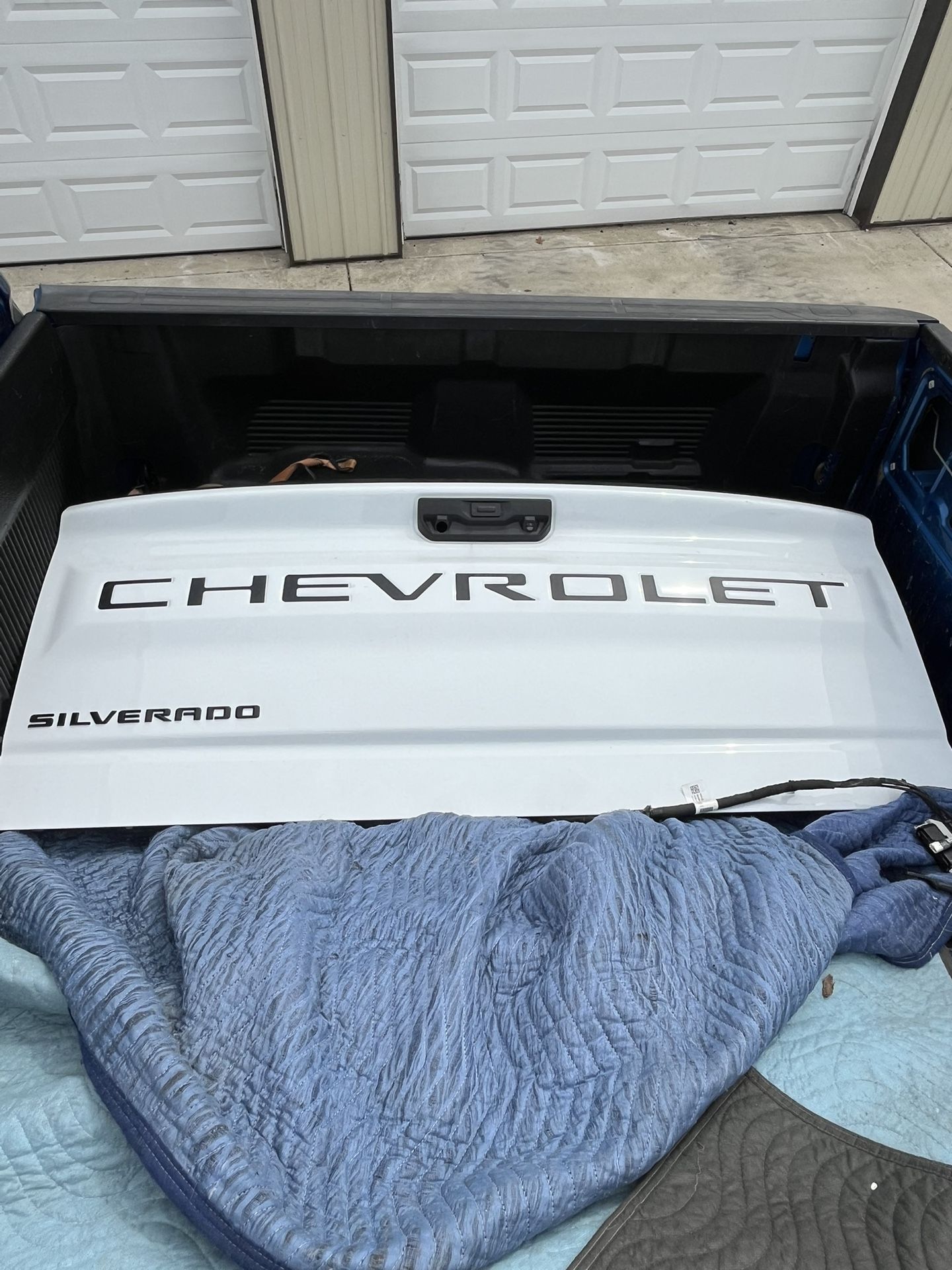 2020-2024 Chevy Silverado Tailgate
