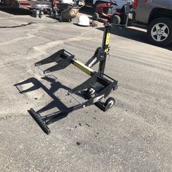 Riding lawnmower jack