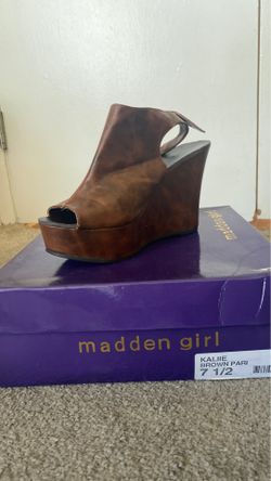 Brown faux leather wedges