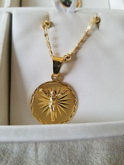 Cadena con dige de cristo de oro laminado