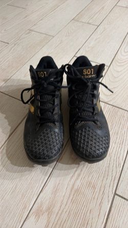 Shohei Ohtani cleats 10.5